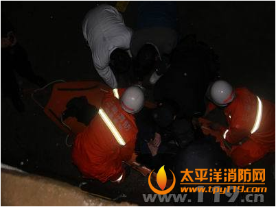 云南昭通一老人不慎失足坠河