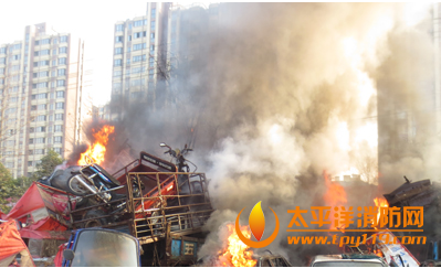 徐州市一废弃停车场起火