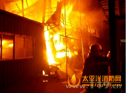苏州市一印刷厂起火