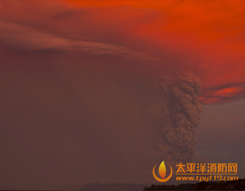 智利卡尔布火山爆发