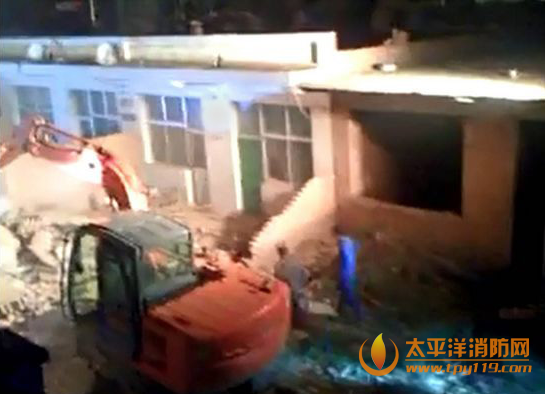 山西临县黄土崩塌致9人被埋