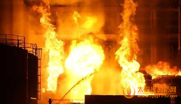 南京化工园一工厂发生爆燃事故