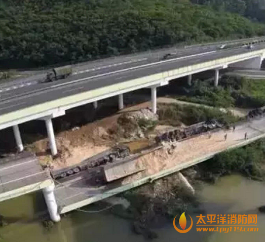 粤赣高速广州往河源方向出口匝道断裂致多车坠落