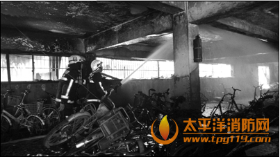 德胜新村一地下车库起火