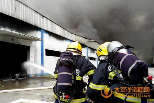四川遂宁一电子厂起火
