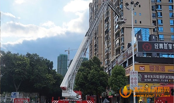 福建泉州开展大型商城疏散灭火演练