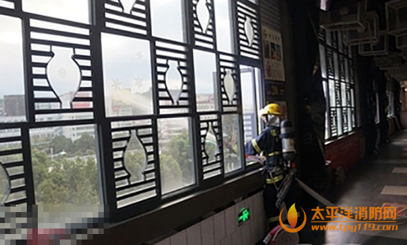 福建泉州开展大型商城疏散灭火演练