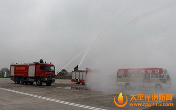 图为演练现场