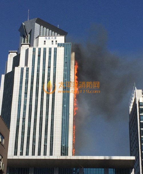 南京新街口隆盛大厦着火